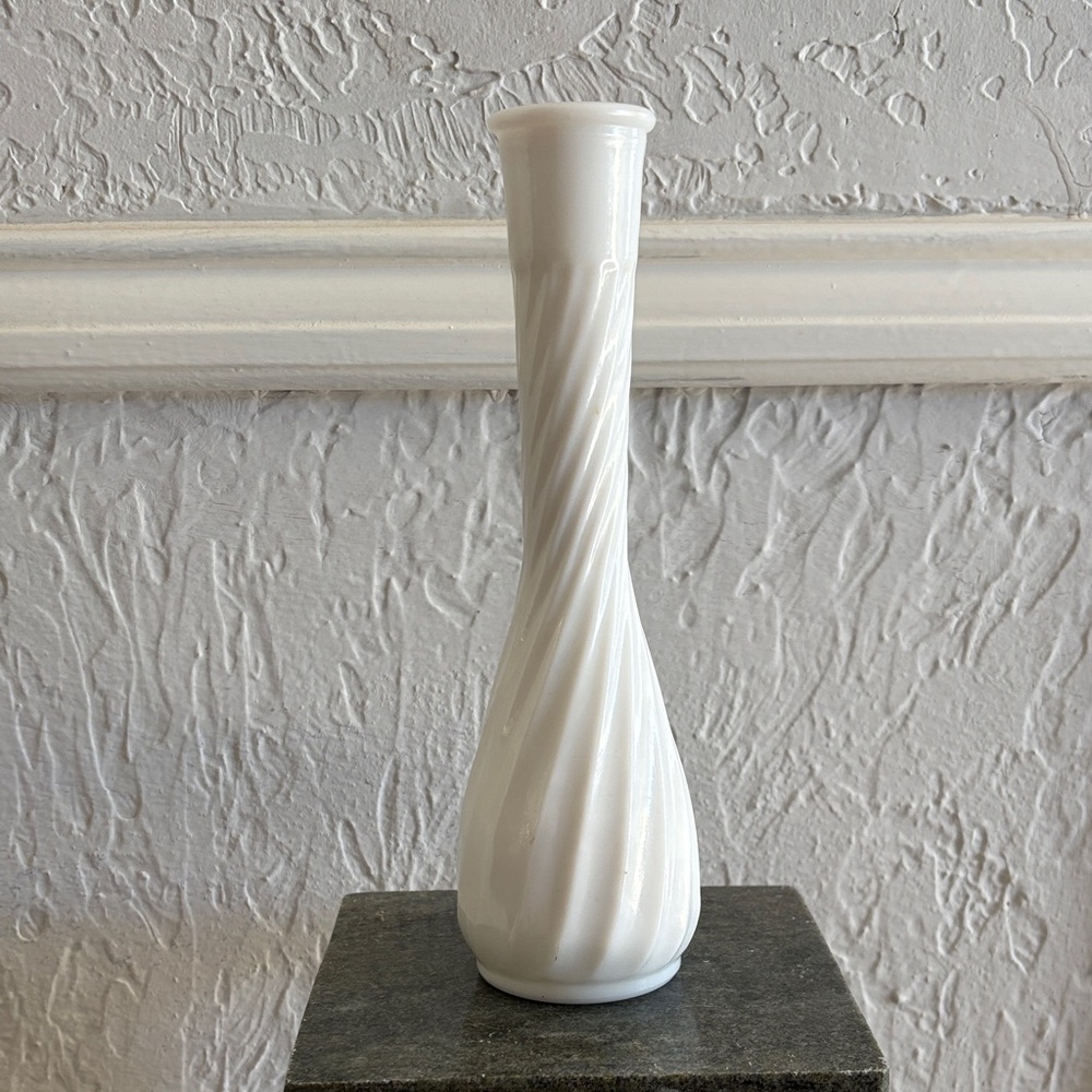 9 inch While Milk Glads Vase | Bud Vase | Flower Vase